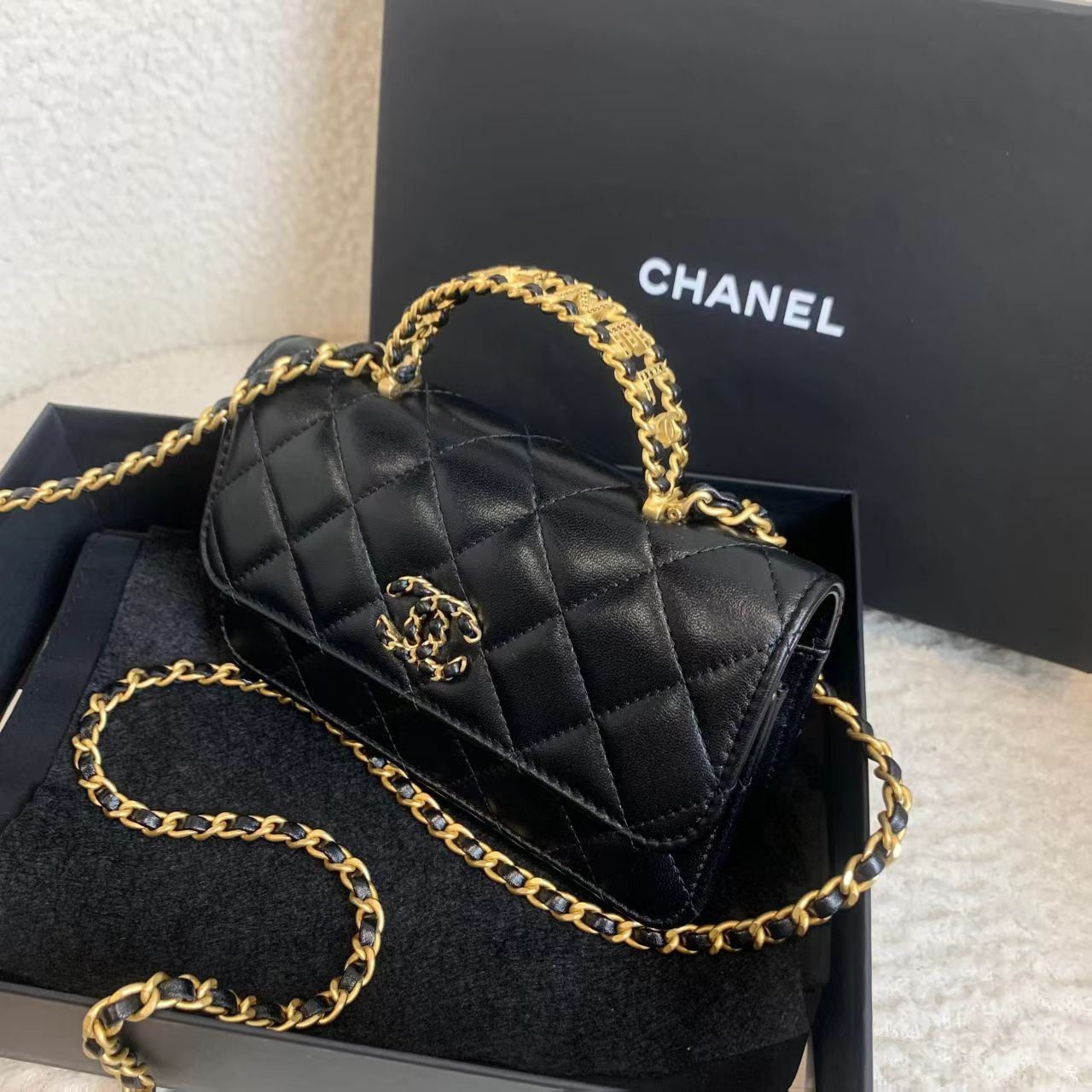 99新 Chanel/香奈儿 壹臻/24c黑金穿链钻字母手柄woc 66775263