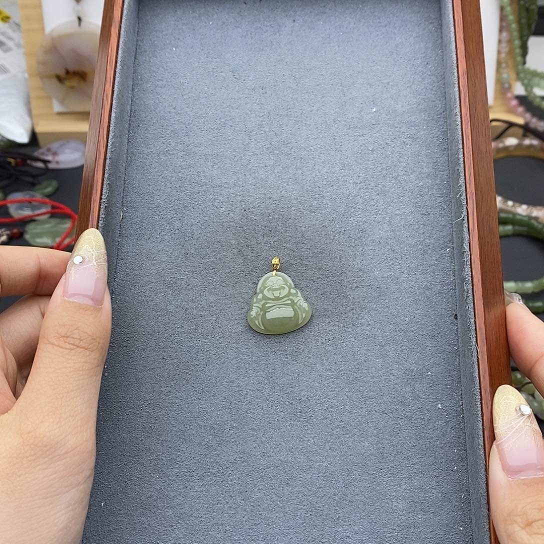 和田玉吊坠(不含链)18K金镶嵌