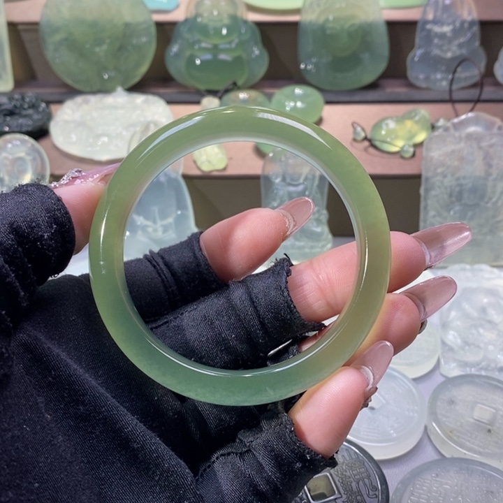 岫玉手镯未镶嵌手镯