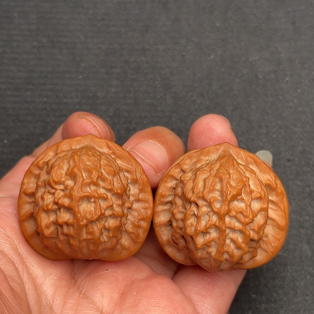 桃核把件37×35全品头茬瓷娃娃XM3485