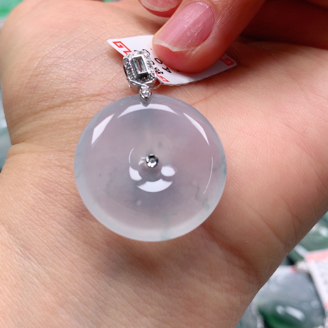 翡翠颈饰18K金镶嵌天然翡翠