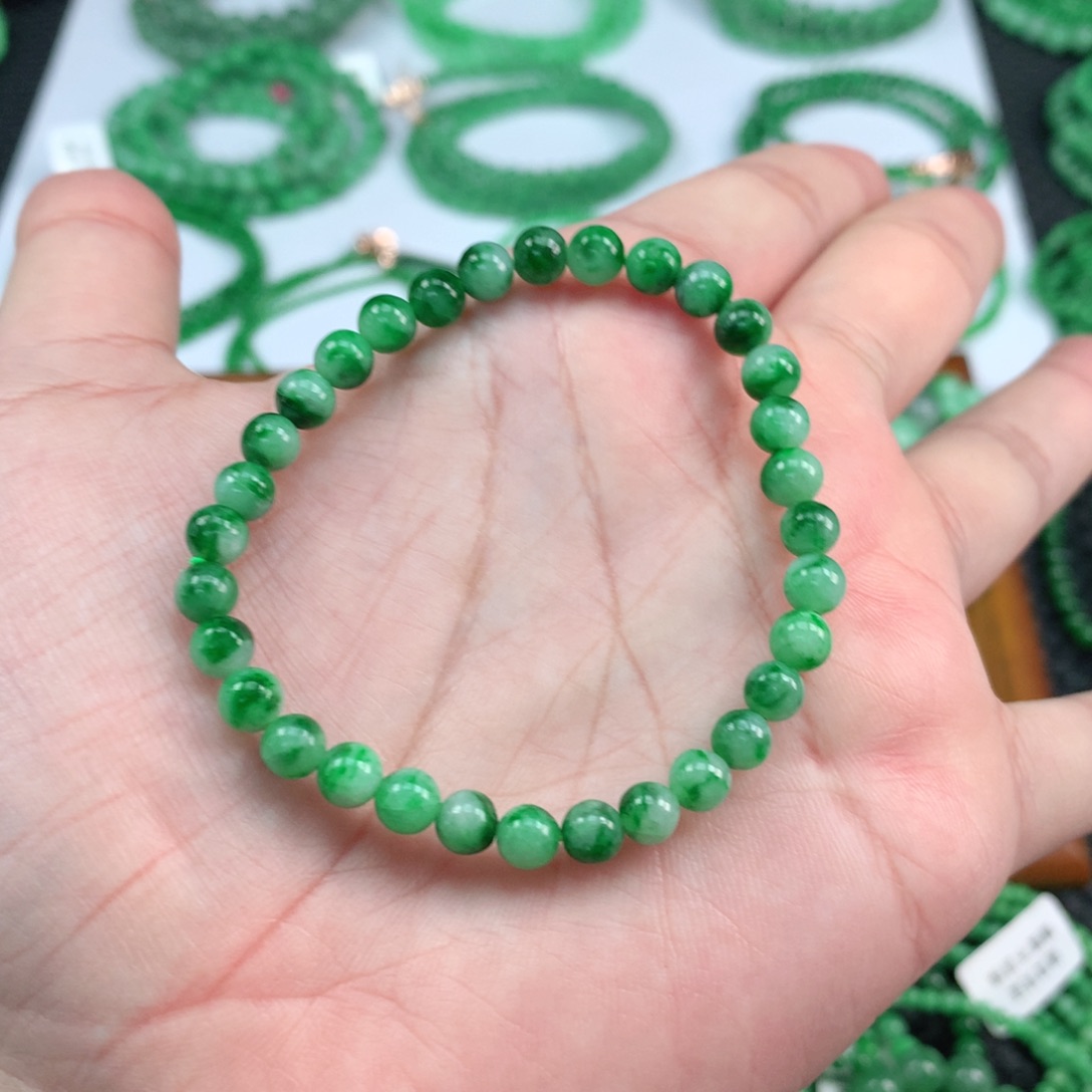翡翠手链未镶嵌翡翠