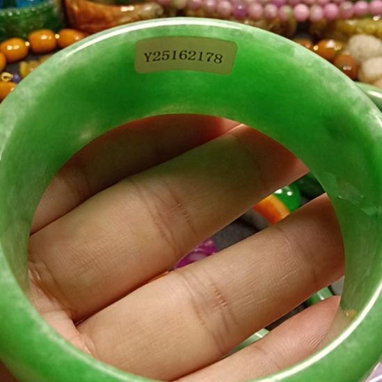 合***群翡翠未镶嵌挂件翡翠