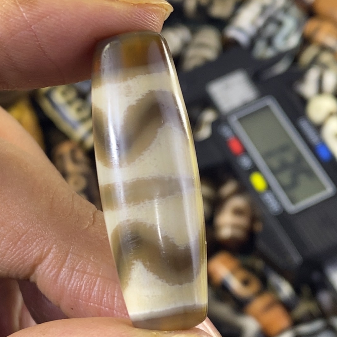 玛瑙/玉髓颈饰未镶嵌老行运灰皮双牙