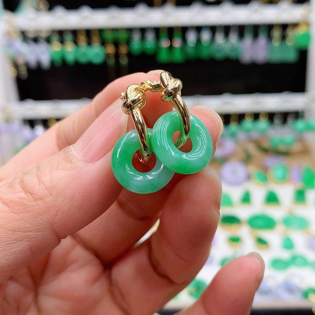 翡翠耳饰18K金镶嵌的