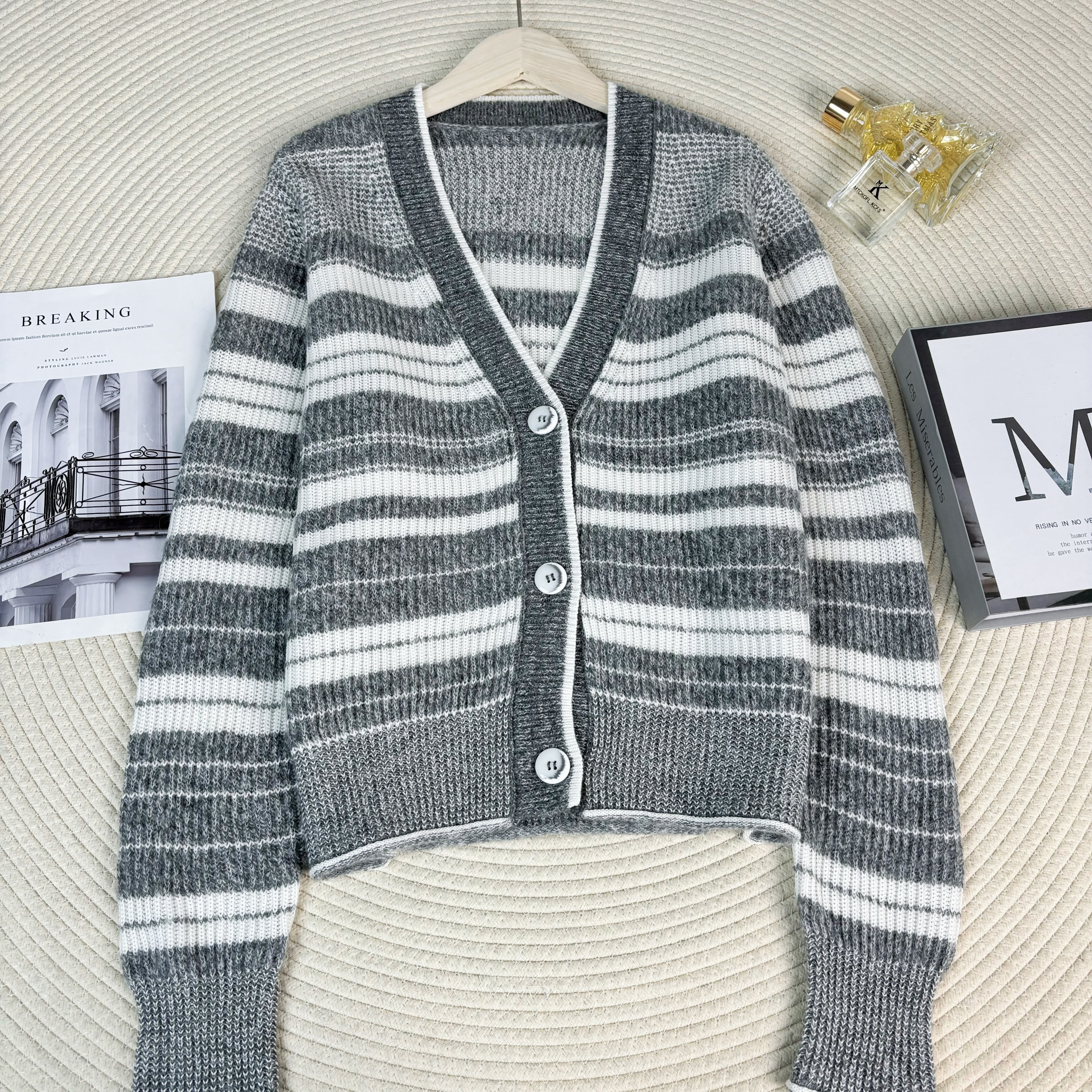 玲姐定制-V领撞色条纹款宽松休闲微镂空针织开衫482917