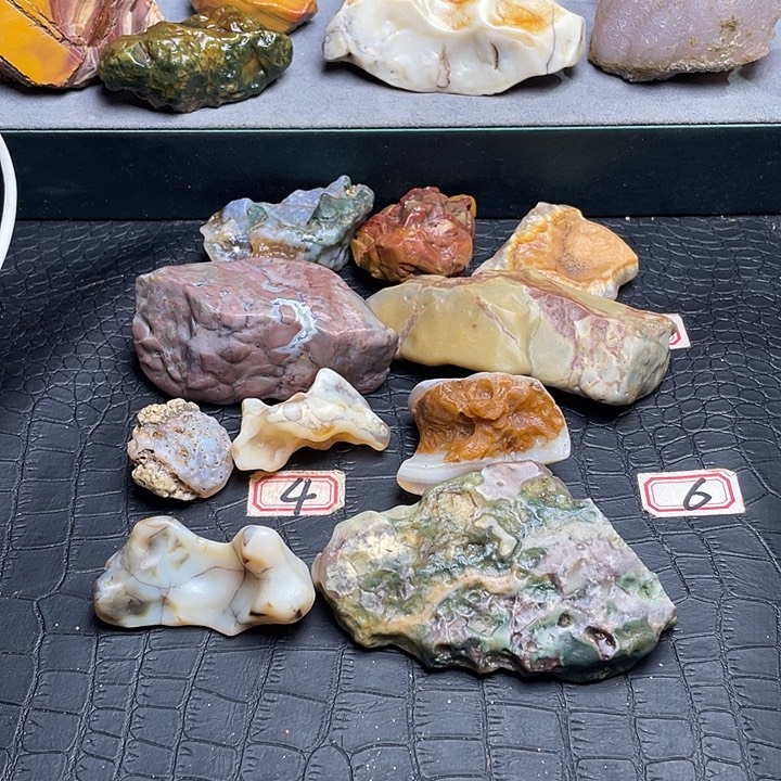 浪***主有机玻璃阿拉善戈壁石