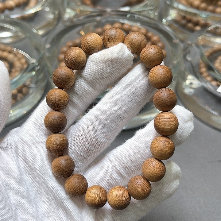 沉香手串越南软丝1.0➕9克似富生红土