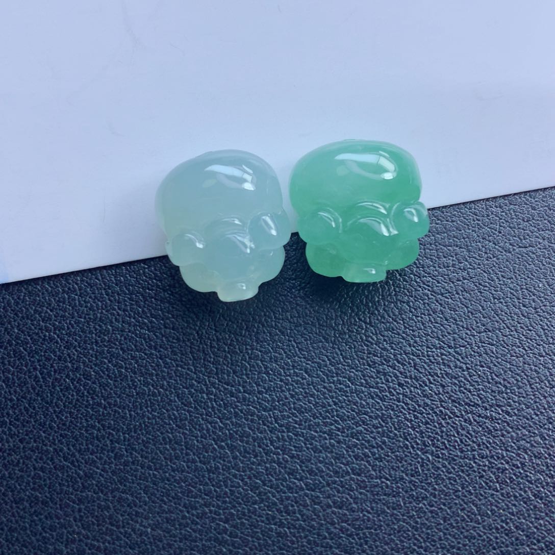 翡翠颈饰未镶嵌小猪