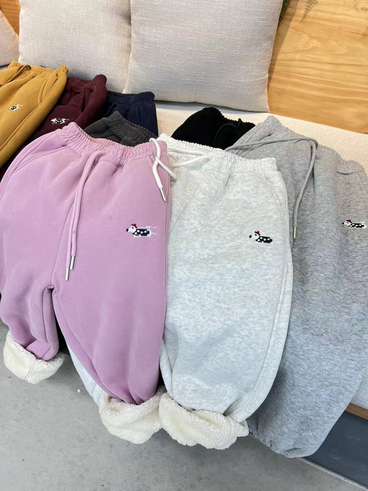 韩 2024【X】12月23日 男童女童时尚黑色保暖针织裤8702-1-