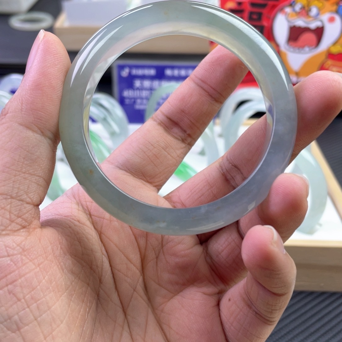 翡翠手镯未镶嵌天然缅甸a货翡翠手镯