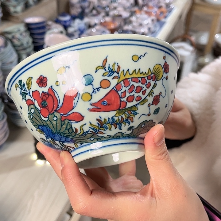 瓷片/////////直径15厘米。