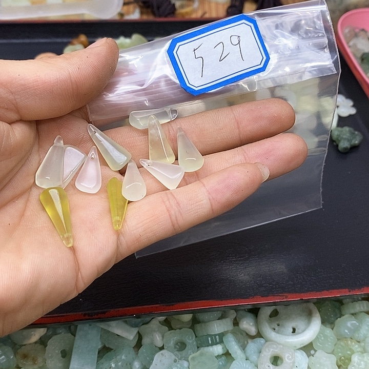 未镶嵌蛇纹石玉吊坠(不含链)不****糕529