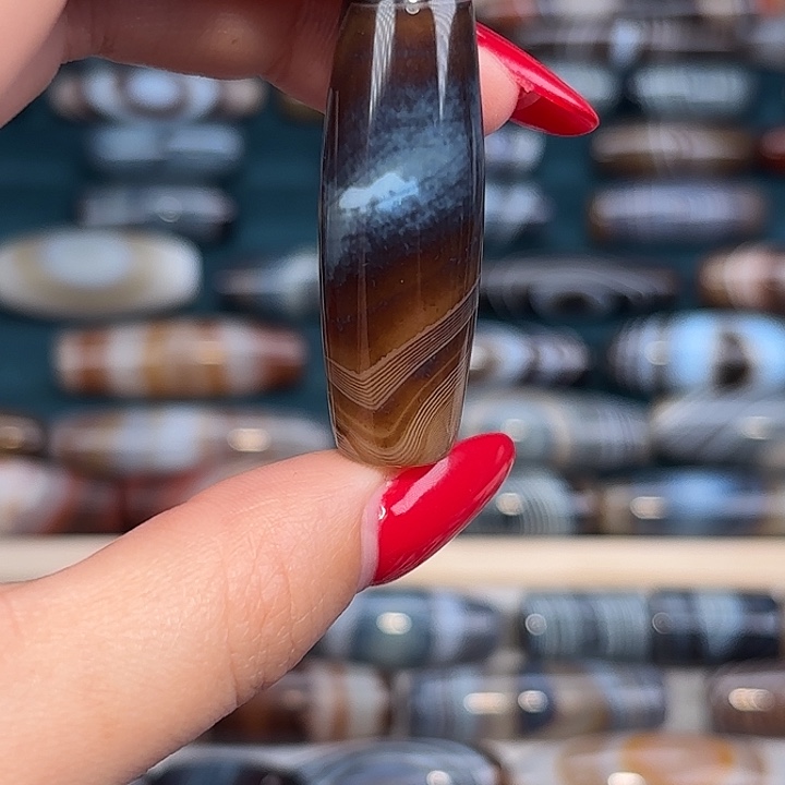 佳***佳玛瑙/玉髓合金珠宝奇石