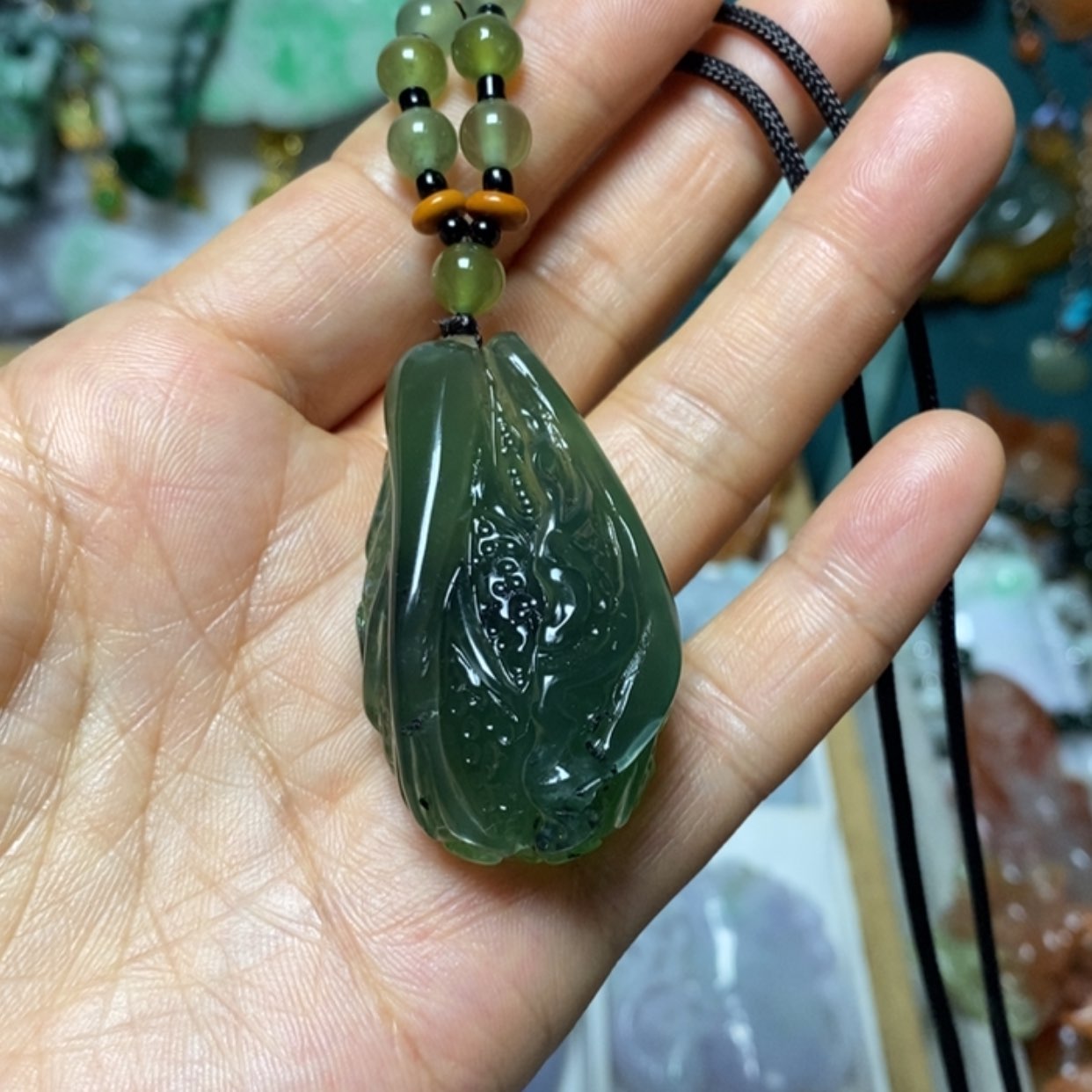 【闪购商品】翡翠吊坠(赠链)未镶嵌