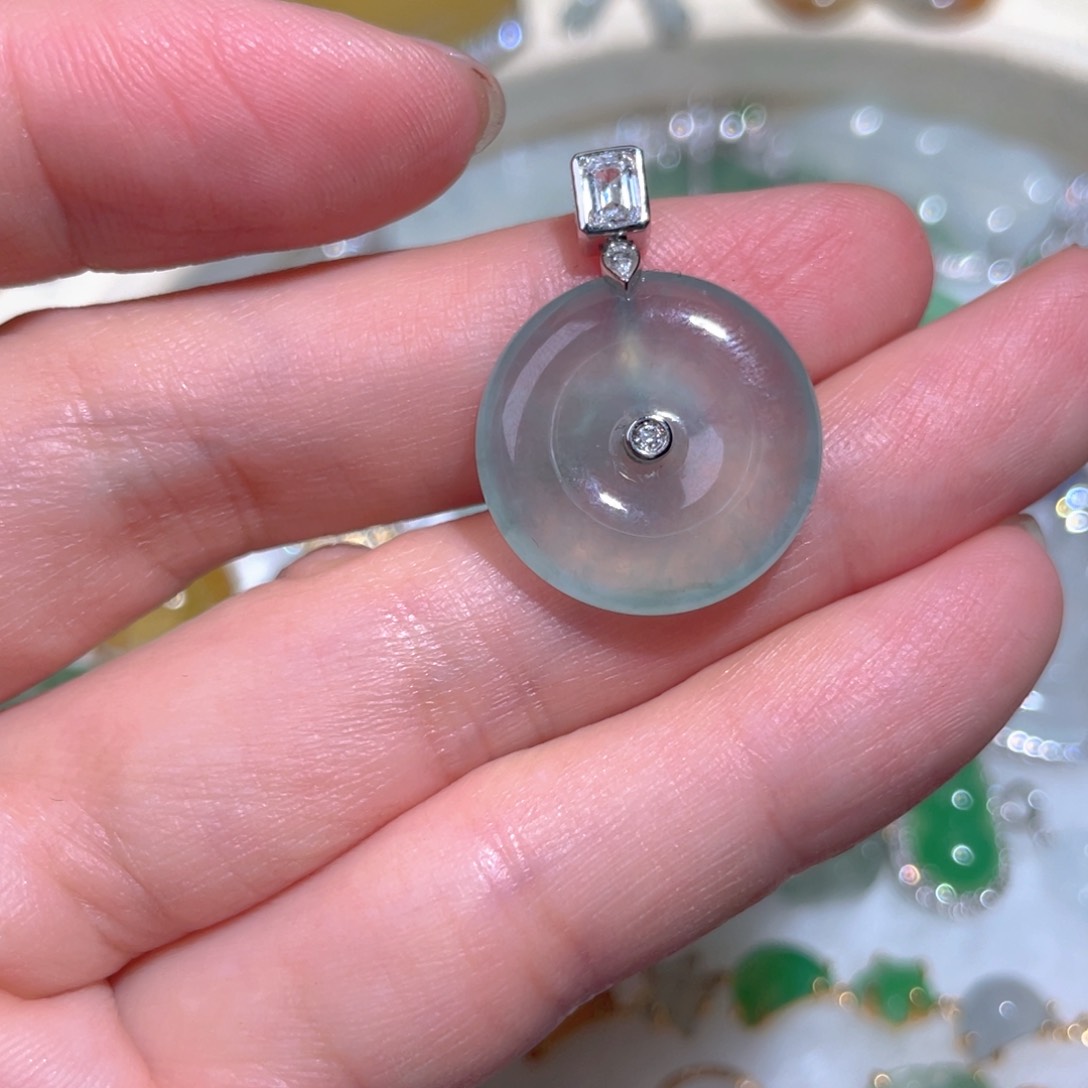 翡翠颈饰18K金镶嵌翡翠