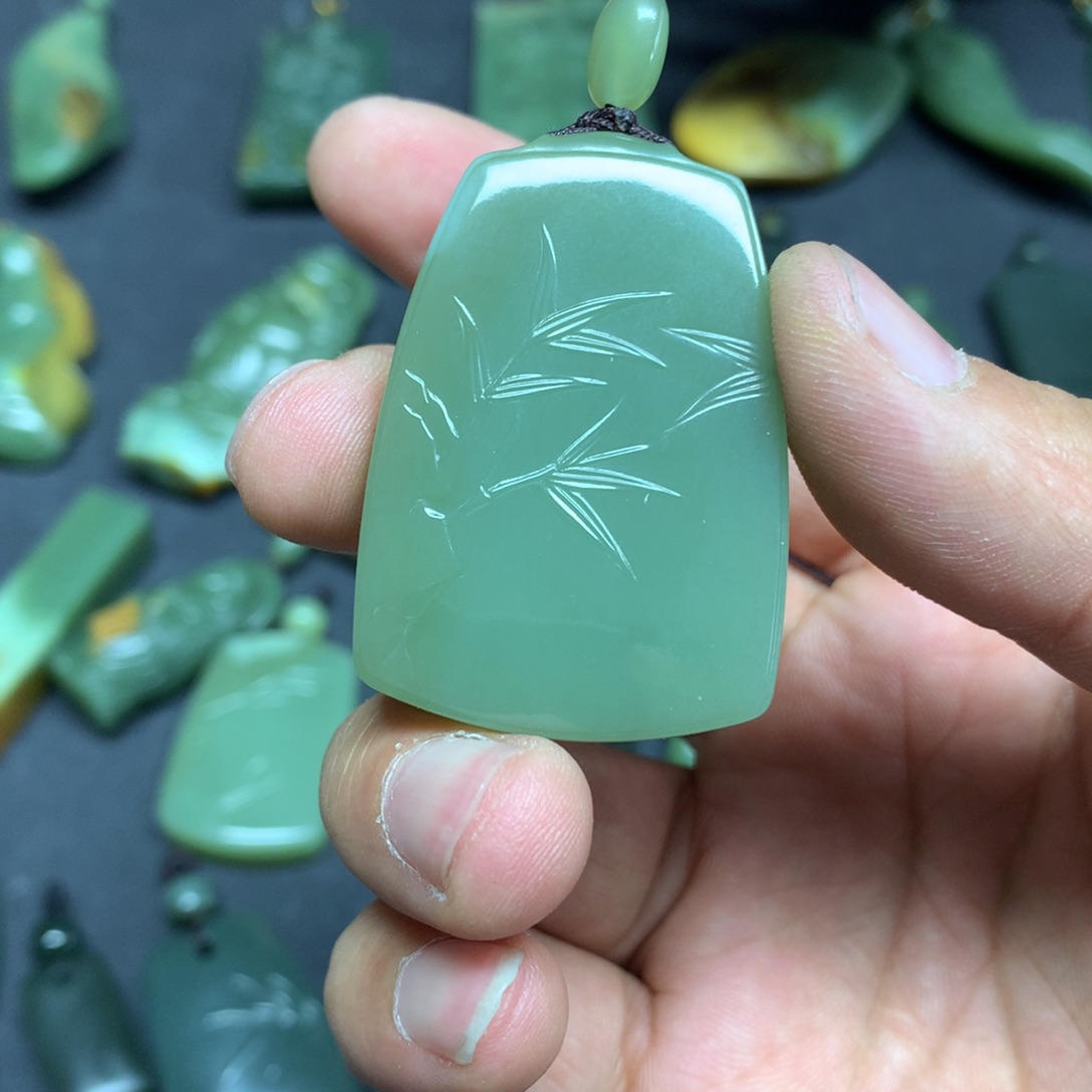 岫岩老玉（透闪石质玉）颈饰未镶嵌高**水