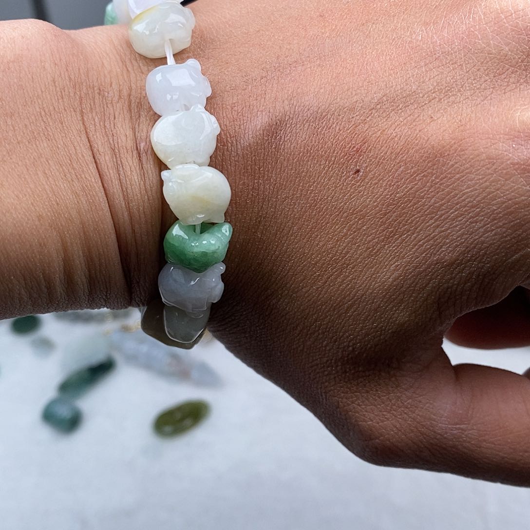 翡翠颈饰未镶嵌小猪项链