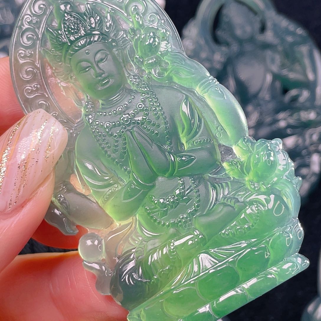 颈饰未镶嵌翡翠吴*3，