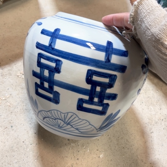 罐默认微瑕，有孔编号13-74