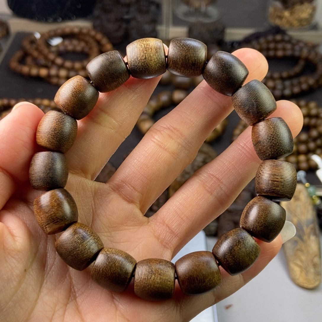 沉香手串王**居越南芽庄白