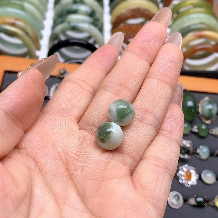 蛇纹石玉耳环未镶嵌海*