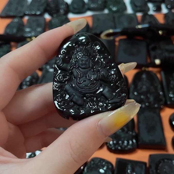 翡翠颈饰未镶嵌希***芒