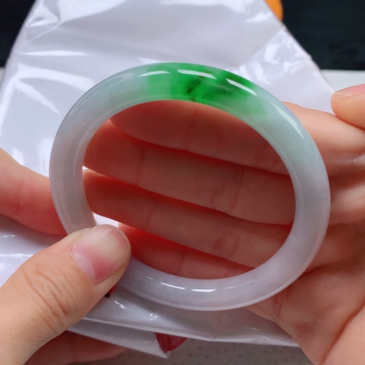 翡翠手镯未镶嵌54圆