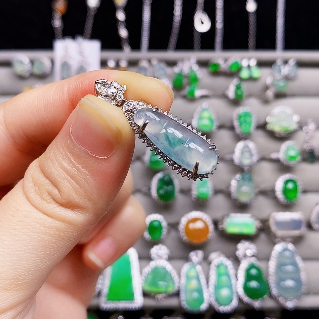 翡翠银S925镶嵌颈饰豆子