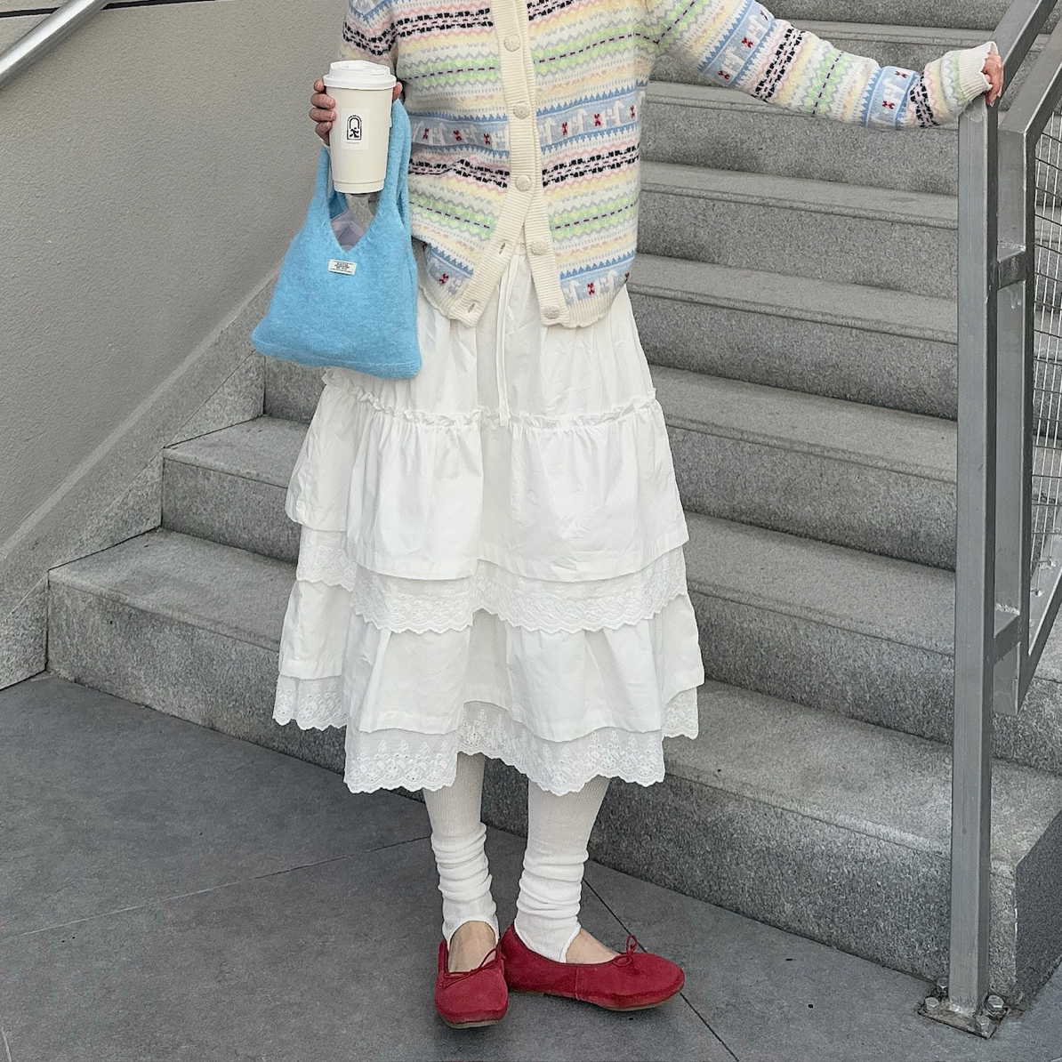 VK 温柔风蕾丝拼接显瘦半身裙