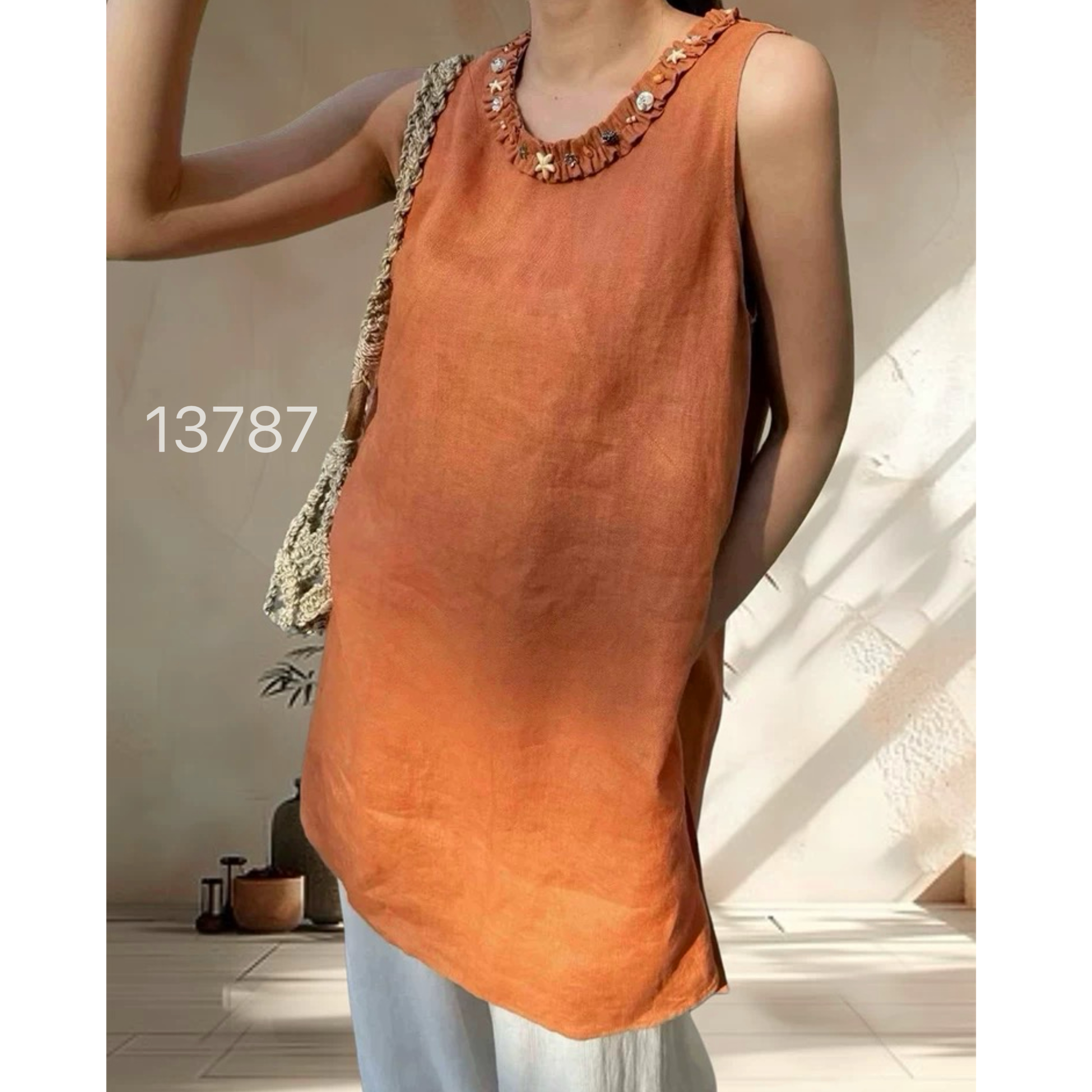 13787（部分无水洗唛，介意慎拍）SANFAN新款领口钉珠褶皱款背心