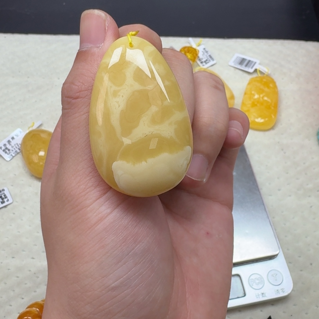 琥珀未镶嵌珠宝奇石341