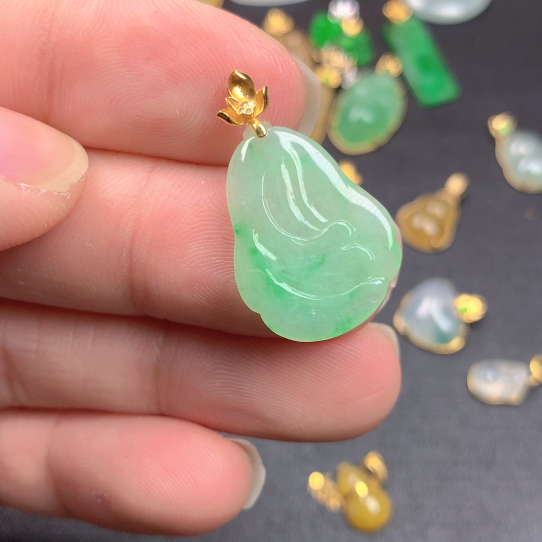 【闪购商品】颈饰18K金镶嵌翡翠翡翠