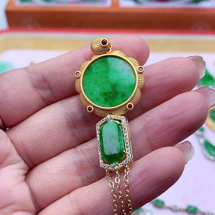 翡翠颈饰银S925镶嵌翡翠