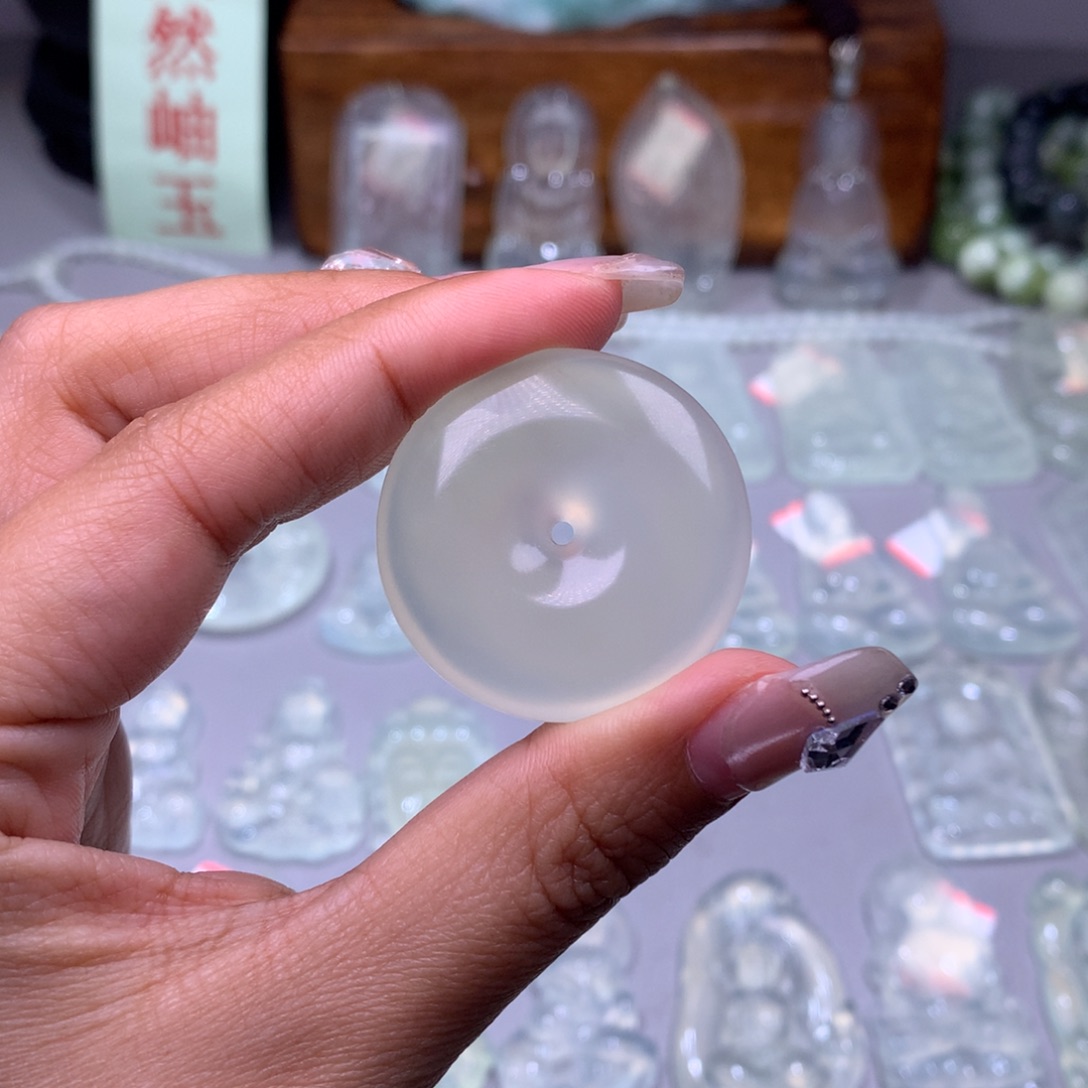 蛇纹石玉颈饰未镶嵌乱