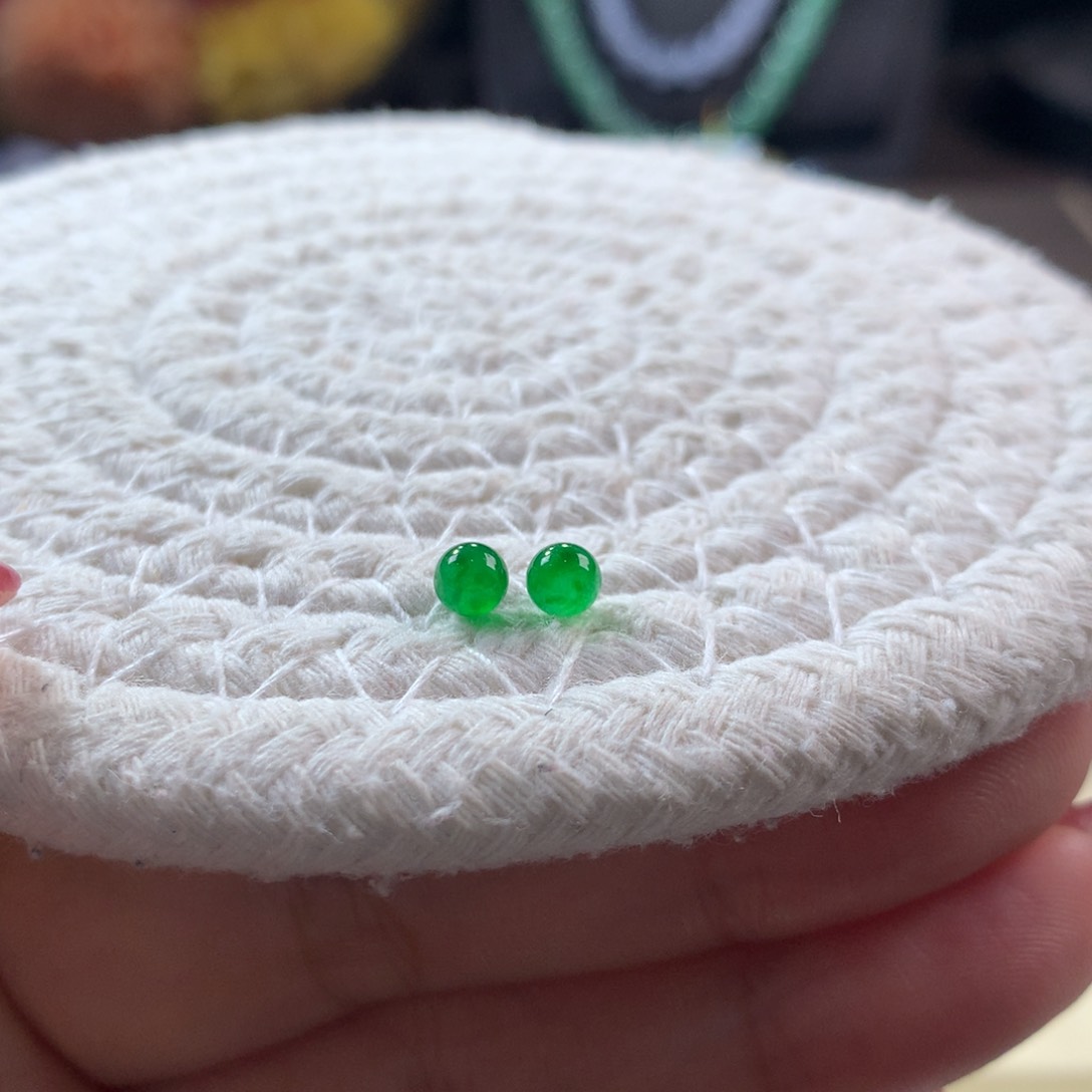 翡翠颈饰未镶嵌阿*翡翠高冰冰阳绿卡4+一对出