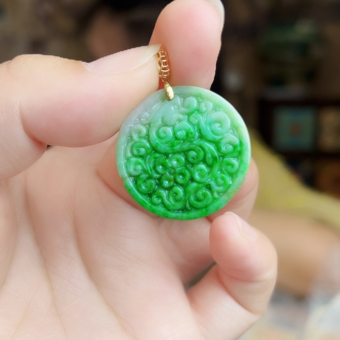 翡翠18K金镶嵌颈饰多样性