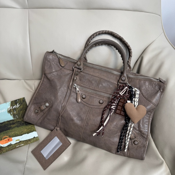 95新 Balenciaga/巴黎世家 灰色45work机车腋下手提包