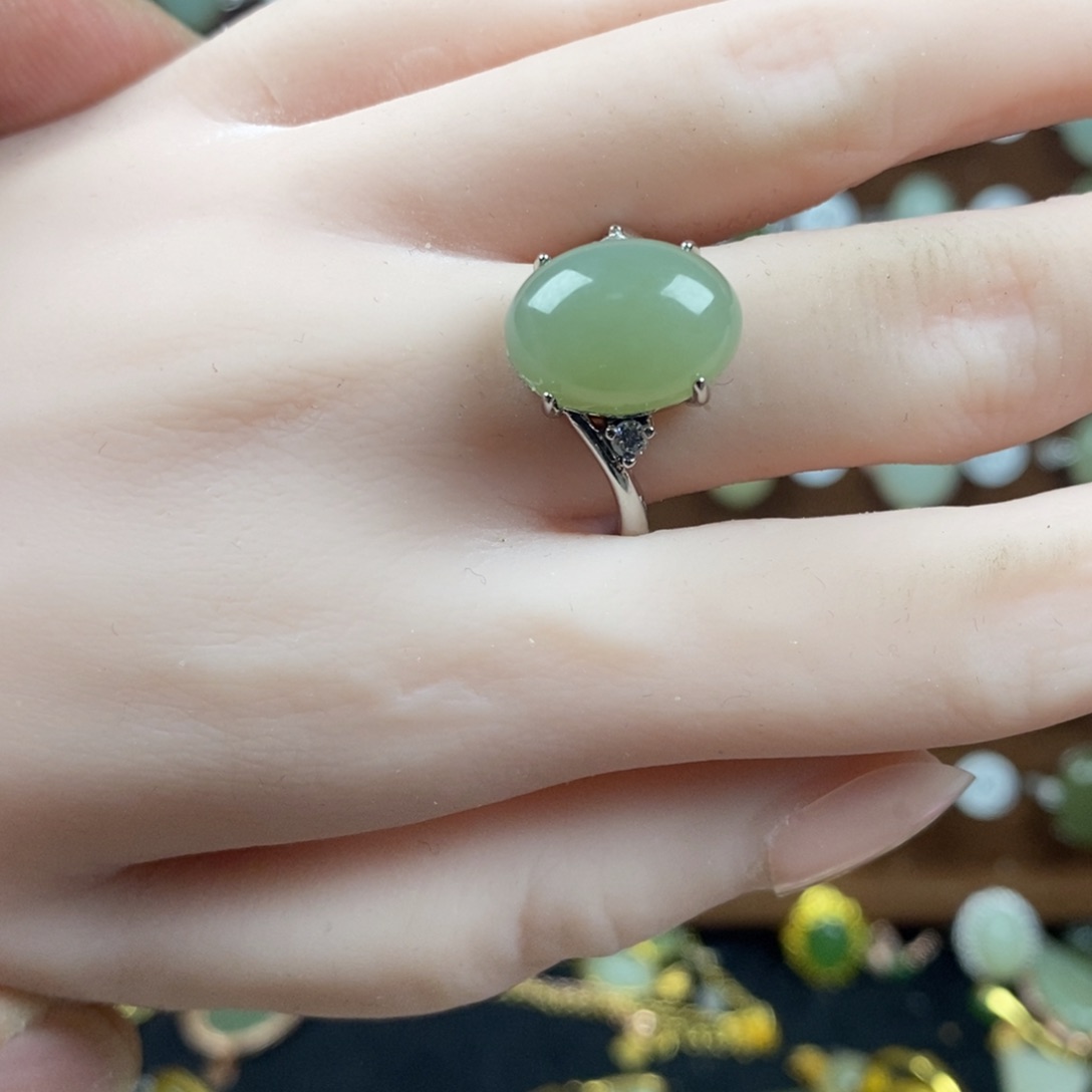 和田玉（青白玉）戒指合金