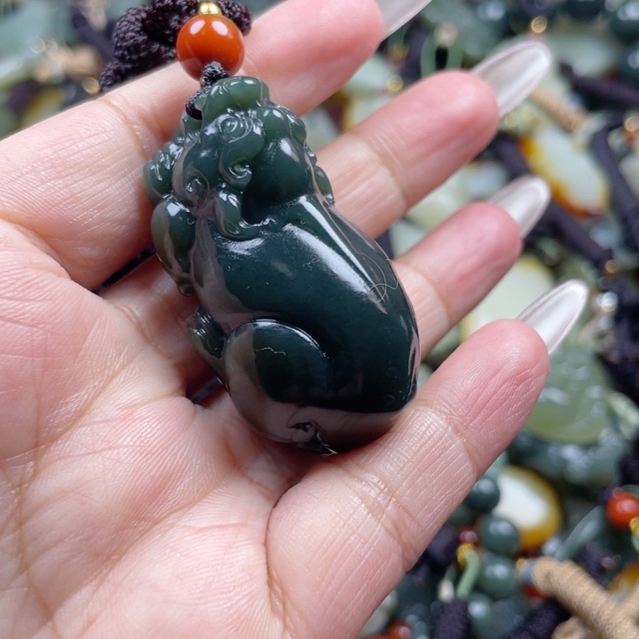 和田玉颈饰未镶嵌