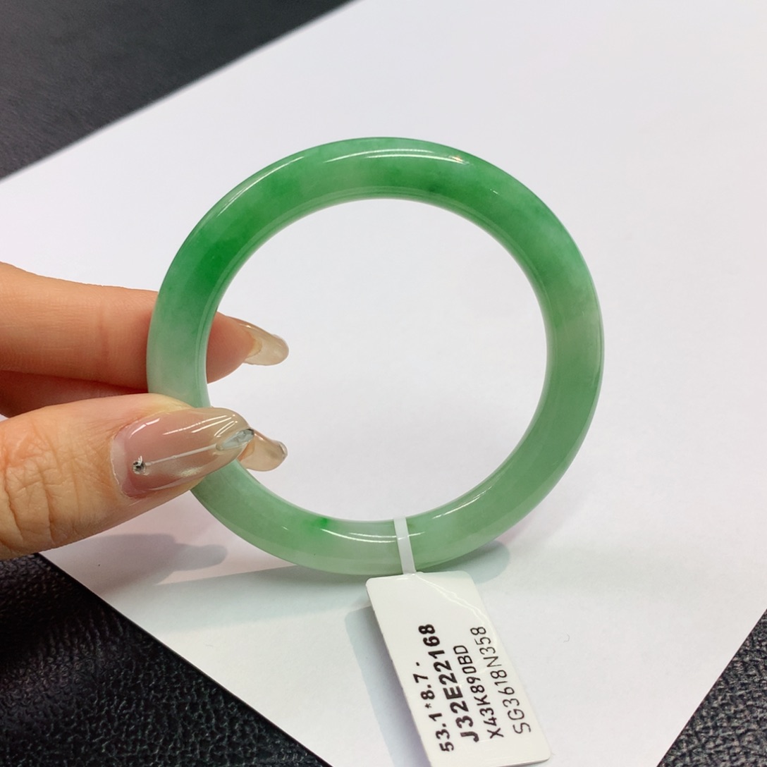 翡翠手镯未镶嵌缅甸翡翠手镯