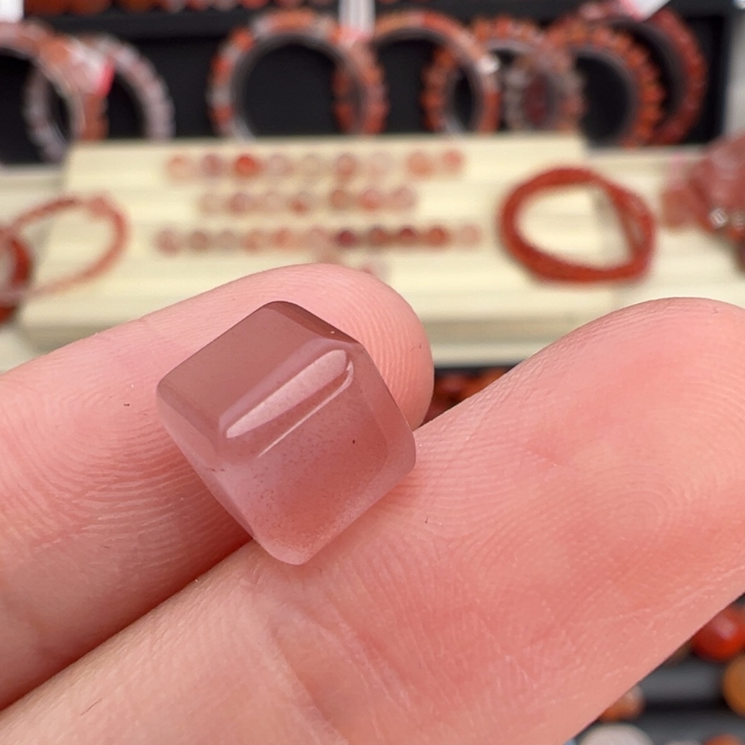 南红玛瑙未镶嵌颈饰冰粉方糖