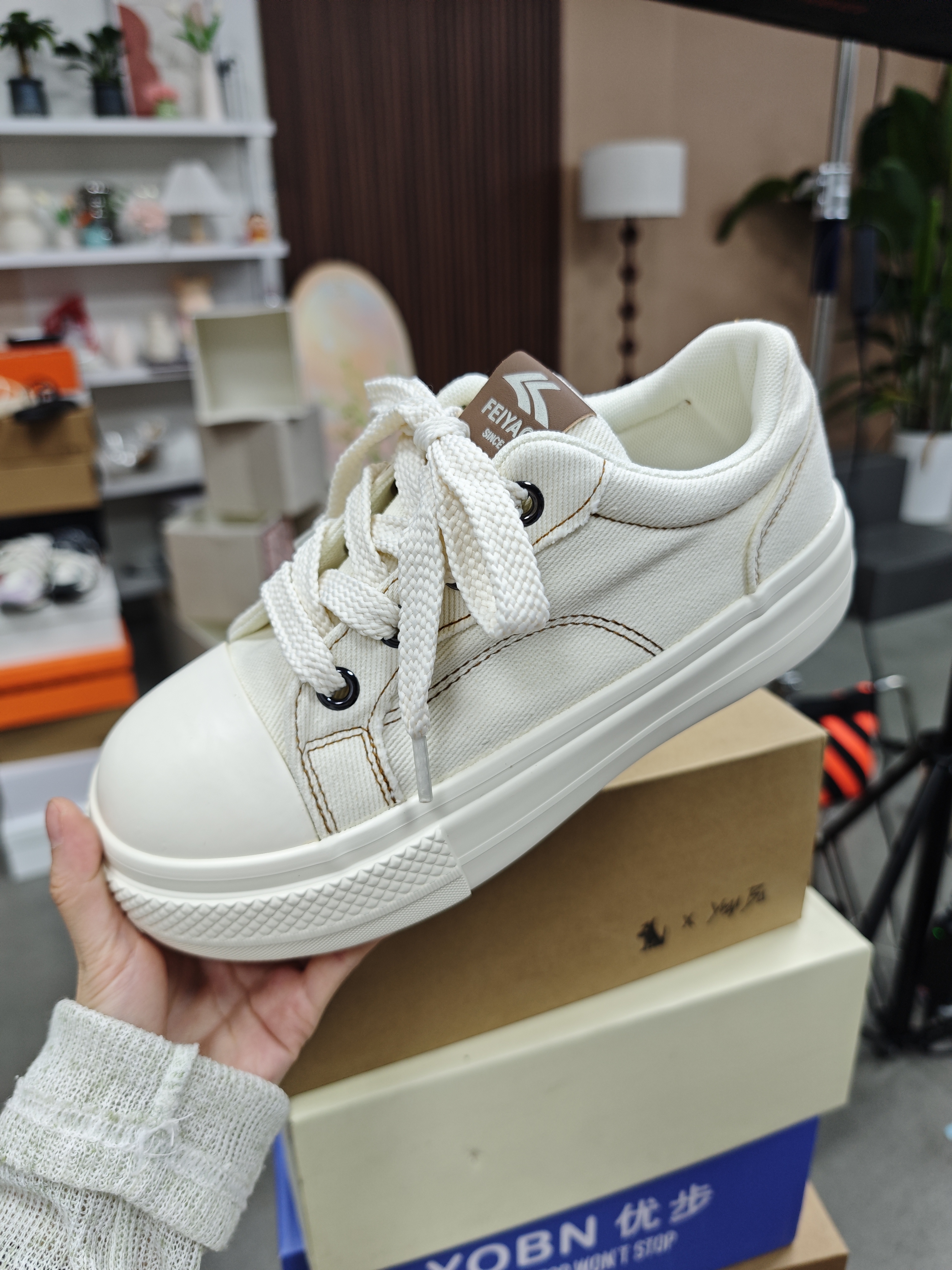 L-2377 米色 大头厚底帆布鞋女2025新款女鞋百搭潮流复古板鞋