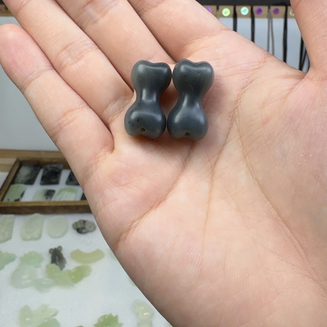 蛇纹石玉吊坠未镶嵌