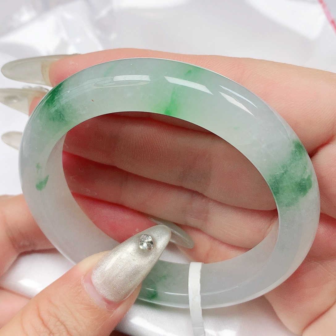 翡翠手镯未镶嵌抖音713