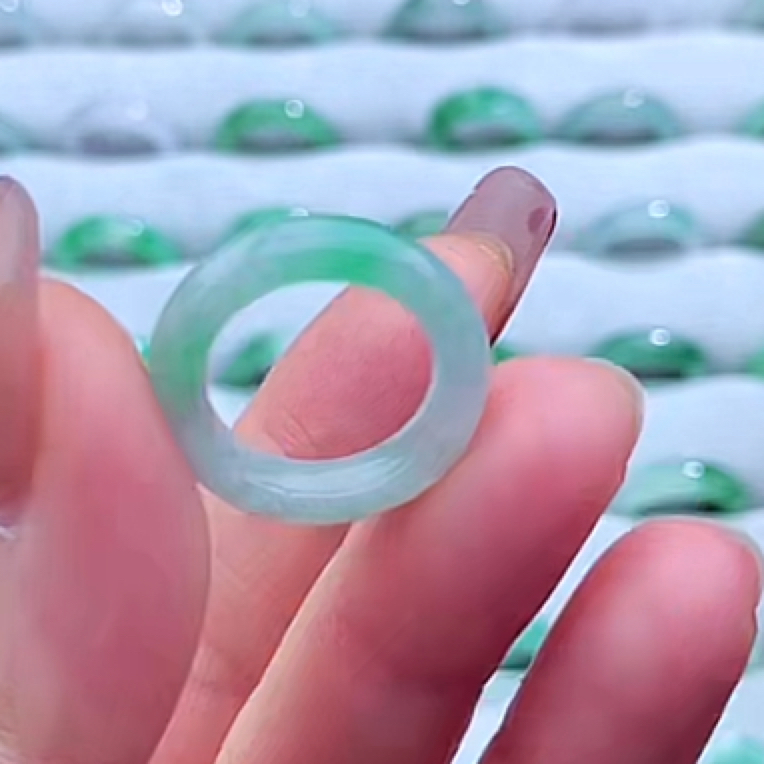 天然翡翠戒圈a货