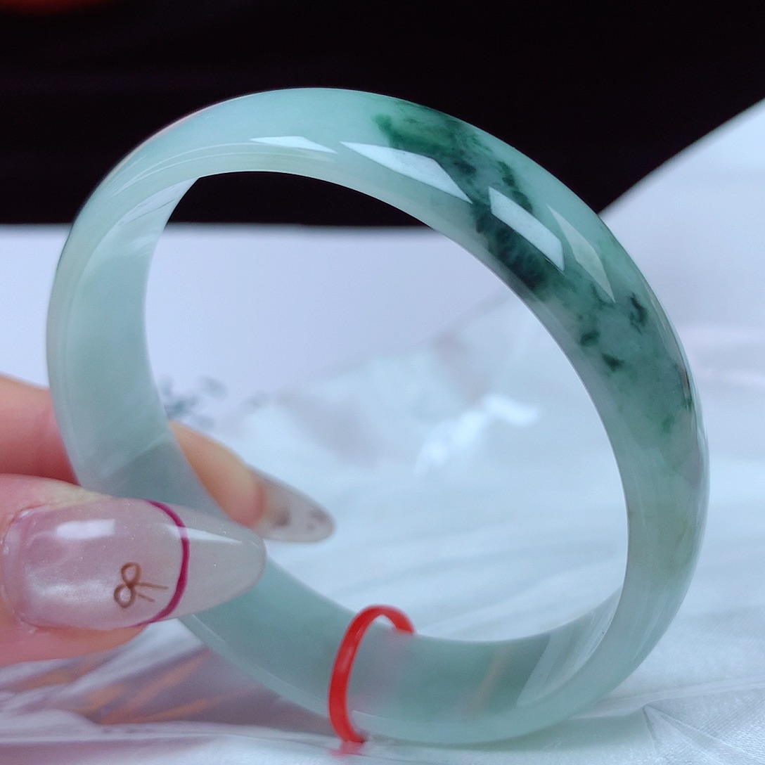 翡翠手镯未镶嵌53圈