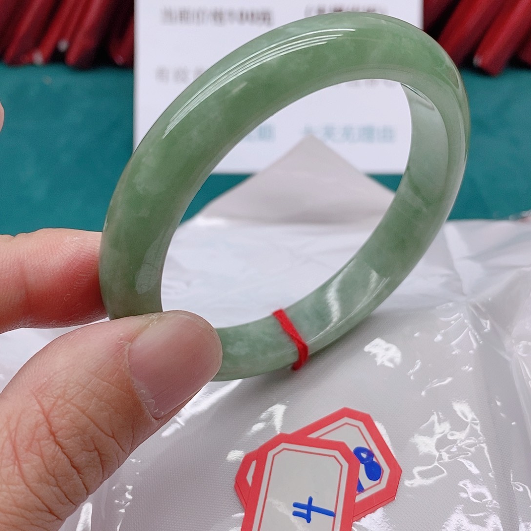 翡翠手镯未镶嵌许****安04444444444