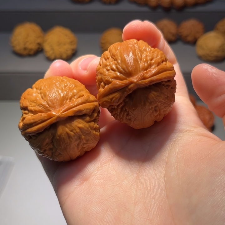 文玩核桃把件粗筋432