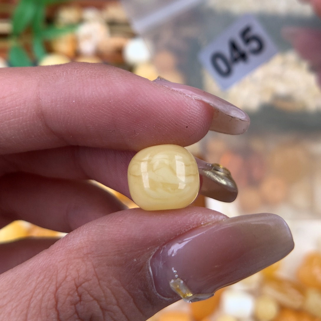 琥珀珠宝奇石未镶嵌11.2